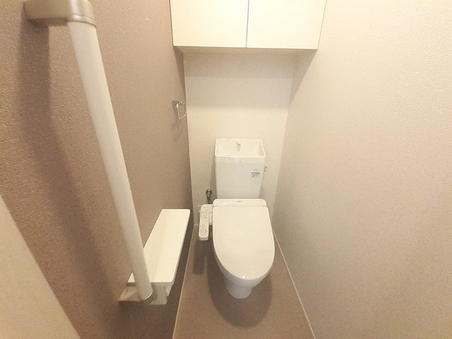 ブラン　ミュール　筑前Ⅲ番館Ｂのトイレ|清潔感のあるトイレです