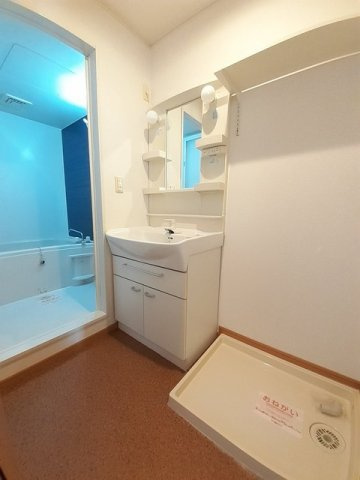 コータ・コートイデⅡの洗面所|ゆったりとスペースのある洗面所