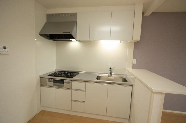 ウィステリア　ヴィラⅢのキッチン|お料理しやすいキッチンです