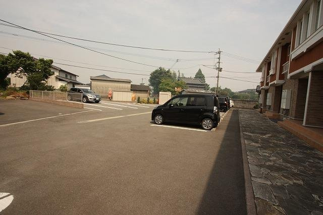 グレイス　カトレアの駐車場|駐車場完備です
