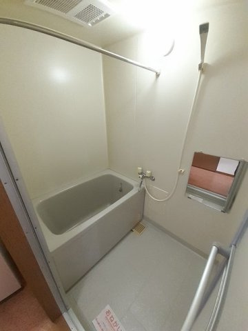 アヴニール鵜木Ⅲの浴室|日々の疲れを癒すお風呂付です