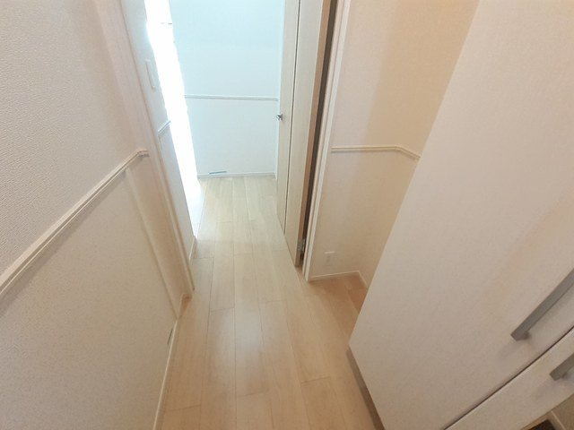 リヴァーサイド・フィオーレ　Ⅱの玄関|収納もある玄関です