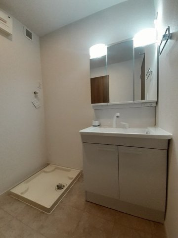 ラ・メゾン　ボヌールの洗面所|明るい洗面所です