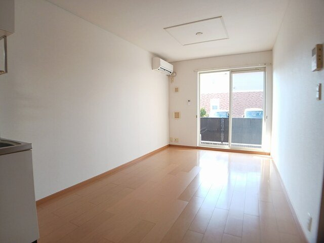 ひまわりハウス武井壱番館の居間・リビング|こちらのリビングで趣味の時間をお楽しみください