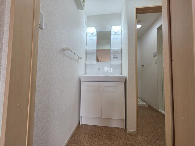 カサブランカ朝倉の洗面所|スペースが確保できる洗面所です