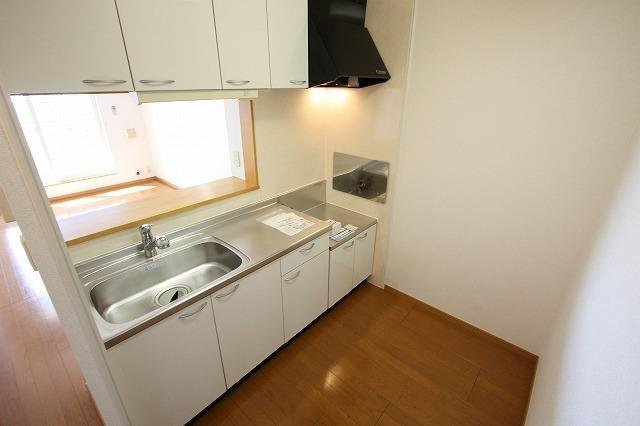 ビスターリア　Ｂのキッチン|コンパクトなキッチンで掃除もラクラク