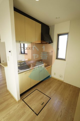 【キッチン】 | アドニスII | 床下収納付きです　※参考写真です