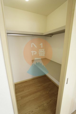 【収納】 | アドニスII | ウォークインクローゼット付です　※参考写真です