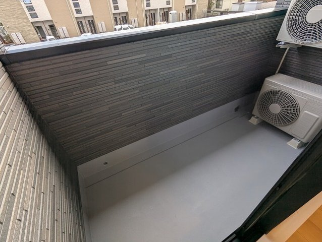 フィールドタウンのバルコニー|暖かな日差しのふりそそぐバルコニー