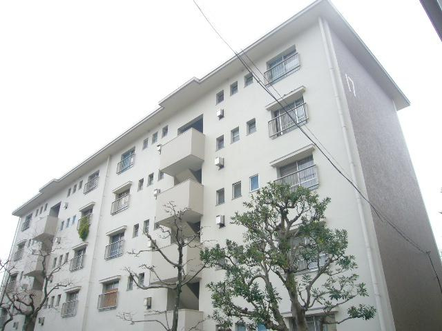 箕面粟生第2住宅17棟の外観