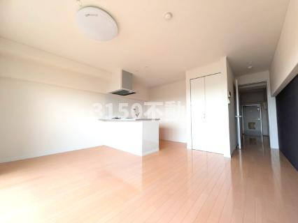 コーポ林の駐車場