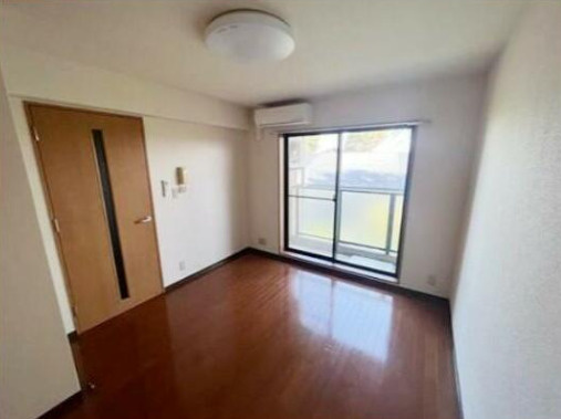 コムネット東府中の居間・リビング|※別号室参考写真です