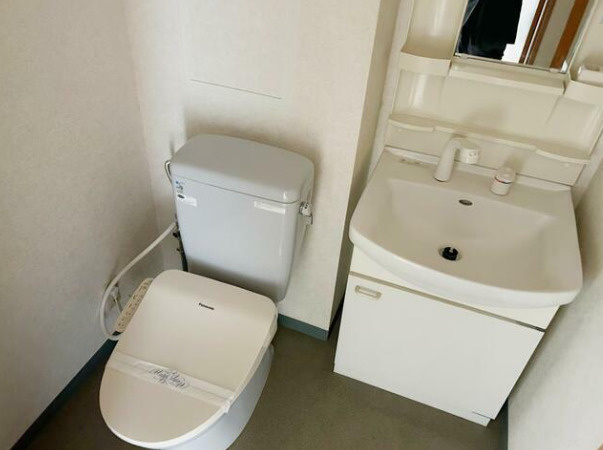 コムネット東府中の洗面所|※別号室参考写真です
