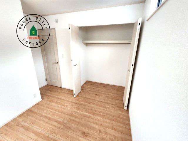 春日市須玖北5丁目第1-7棟（B号棟）の収納|洋服や大きな荷物が多い方や人数の多いご家族などは、一般的なクローゼットよりもウォークインクローゼットのほうが使い勝手が良いです。