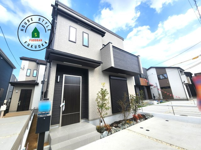 春日市須玖北5丁目第1-7棟（B号棟）の外観|デザイン性のある外観です。