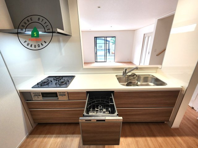 春日市須玖北5丁目第1-7棟（B号棟）のキッチン|ご家族を近くに感じられる対面キッチンのLDK。会話もはずみそうですね。