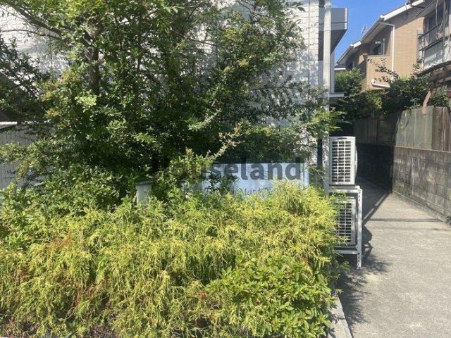 ファミリーメイト矢田 Ｂ棟のエントランス