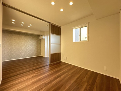 【洋室】 | TORISIASメソン | リビング奥洋室