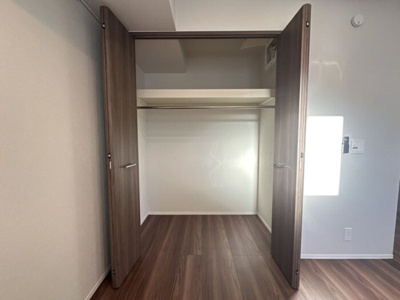 【洋室】 | TORISIASメソン | リビング奥洋室収納