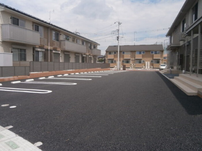 【駐車場】 | フォーゲルテラス グリューン Ⅴ | 駐車場