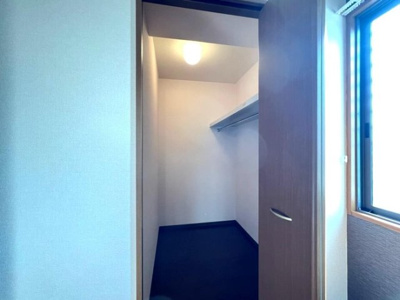 【洋室】 | リビングタウン横田新町 Ａ | 洋室・ウォークインクローゼット