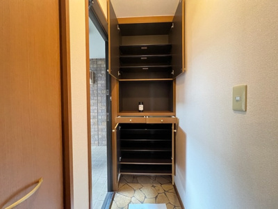 【収納】 | リビングタウン横田新町 Ａ | シューズボックス