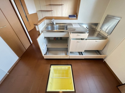 【キッチン】 | リビングタウン横田新町 Ａ | キッチン・収納