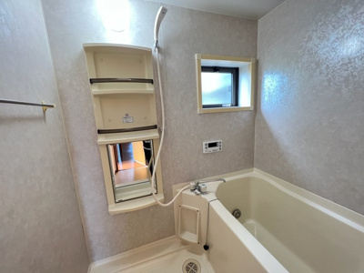 【浴室】 | リビングタウン横田新町 Ａ | 浴室