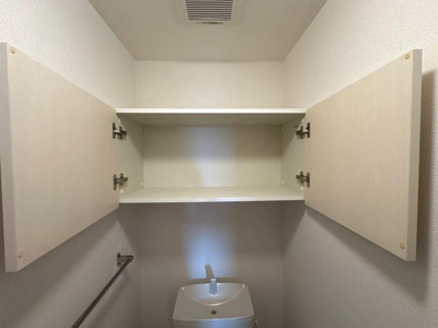 【トイレ】 | ロイヤルテラス Ａ | トイレ上の収納