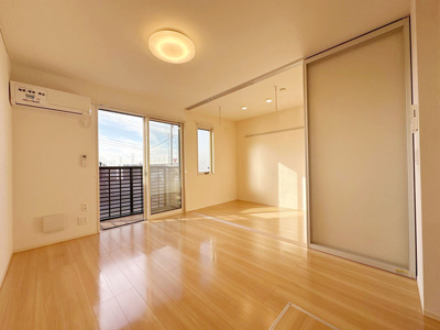 【居間・リビング】 | ロイヤルテラス Ａ | LDK