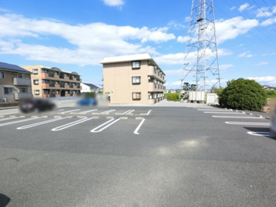 【駐車場】 | ポワールガーデンⅠ | 駐車場
