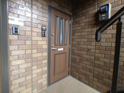 【玄関】 | ウィルモア鶴 Ｃ | 玄関前