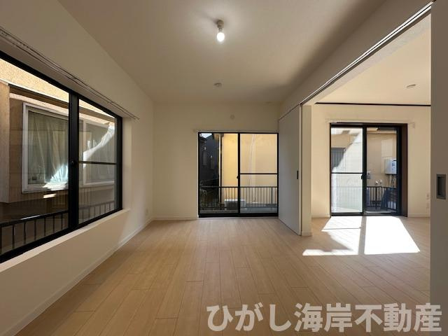 茅ヶ崎市赤羽根　　中古戸建の内装|新規リフォーム完了！　6.7帖　洋室
