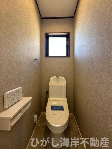 茅ヶ崎市赤羽根　　中古戸建のトイレ|新規リフォーム完了！　洗浄機能付きお手洗い