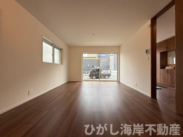茅ヶ崎市松が丘1丁目　新築戸建　全9棟の居間・リビング|18帖　LDK