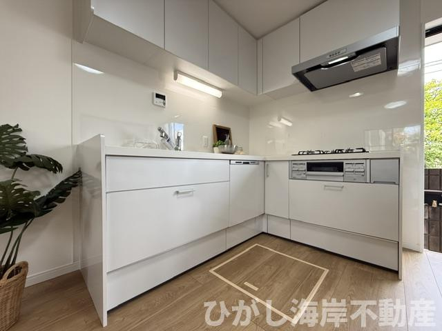 茅ヶ崎市室田２丁目　中古戸建のキッチン|新規リフォーム完了！　食洗器付きシステムキッチン