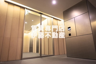 グランドメゾン御園座タワーのエントランス