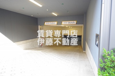 グランドメゾン御園座タワーの駐車場