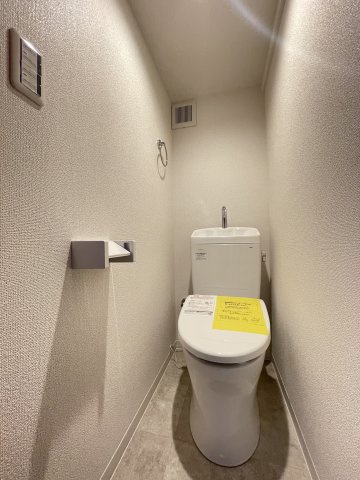 グリーン・ヴィラのトイレ|落ち着いた色調のトイレです