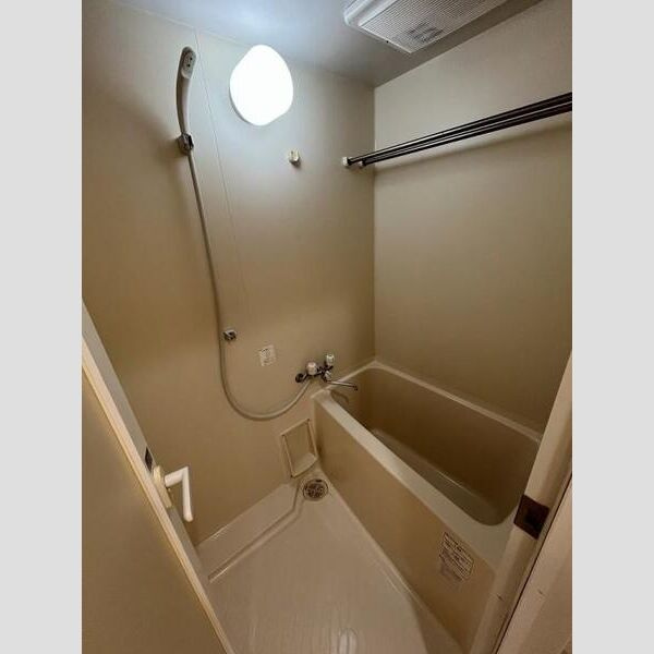 キューヴの浴室