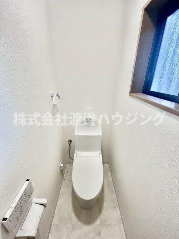 打上宮前町一戸建のトイレ|1.2階にトイレ有