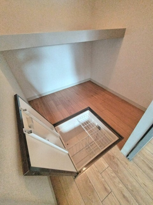 便利な床下収納付き♪