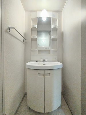 忙しい朝の味方・独立洗面台♪