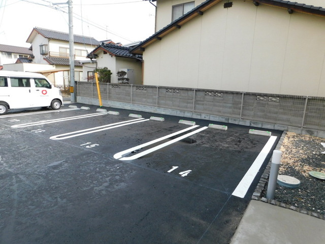 ソレイユの駐車場