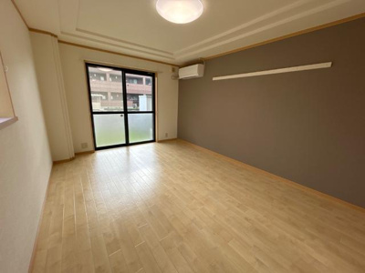 【居間・リビング】 | ヴィラ・コンフォースⅠ番館 | リビング