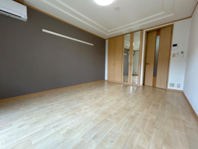 【居間・リビング】 | ヴィラ・コンフォースⅠ番館 | リビング