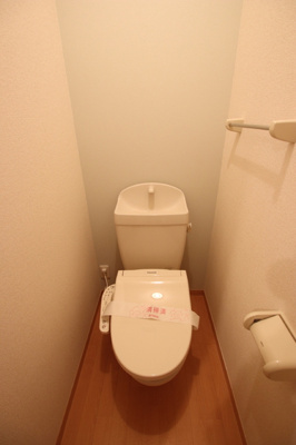 トイレ（温房洗浄便座付きです♪）