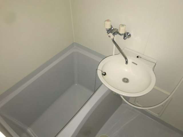 レオパレスグランデペスカの浴室