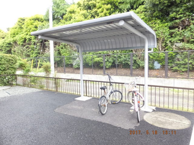 敷地内屋根付駐輪場