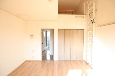 【洋室８帖】シンプルでレイアウトしやすいお部屋★